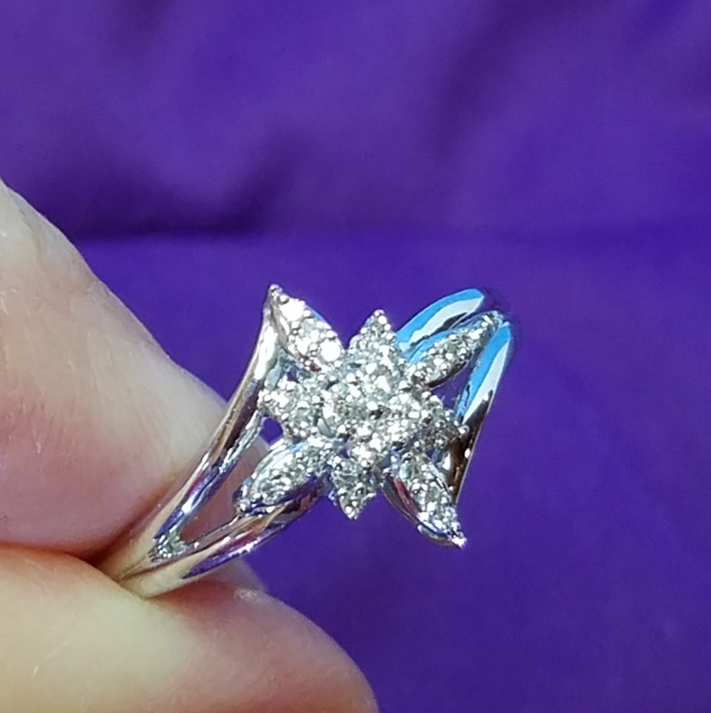 Diamond Cluster Ring - Picture 5 of 16
